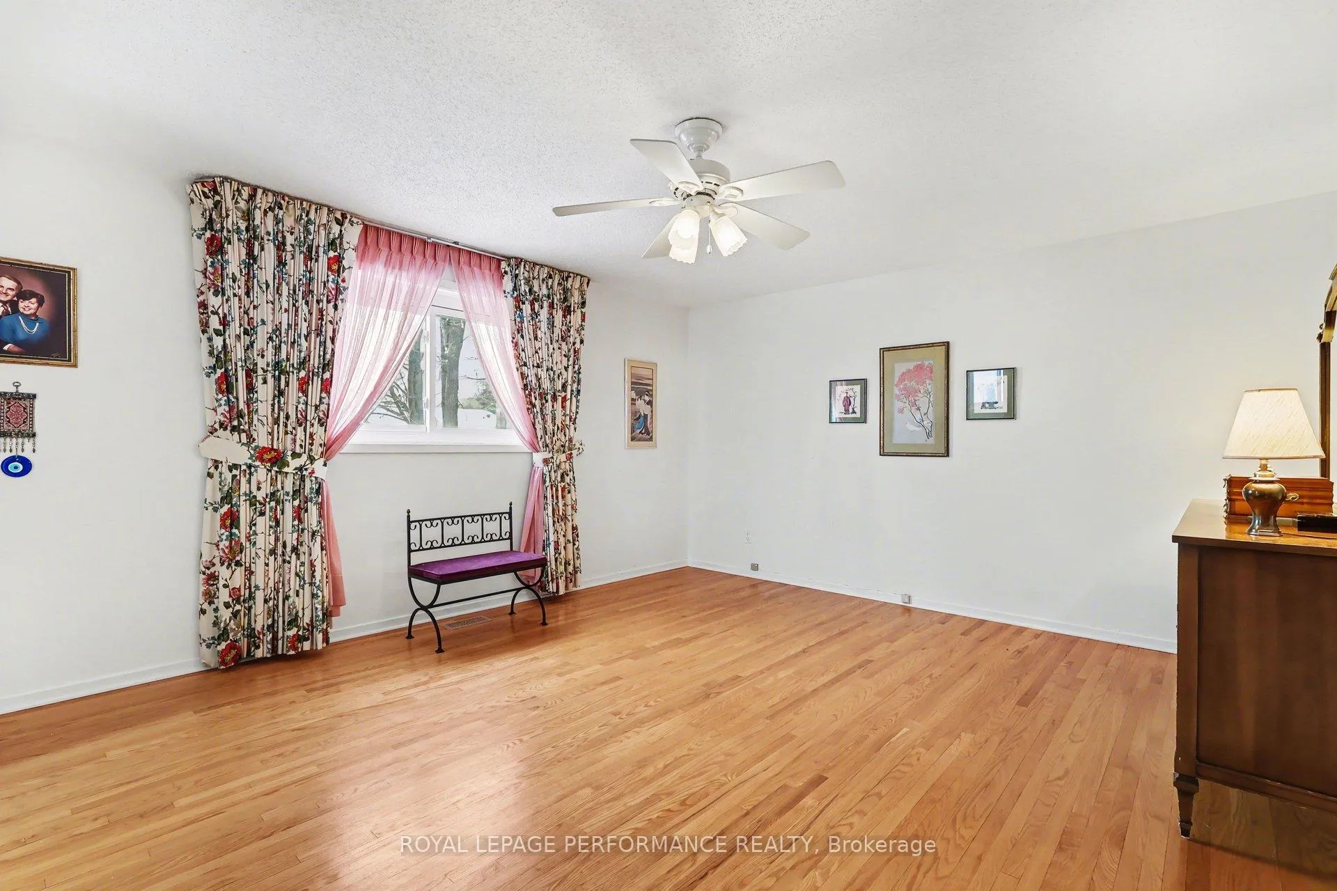 Photo 21 of 10 Oakhurst Crescent, Ottawa, Blackburn Hamlet — HOMEH