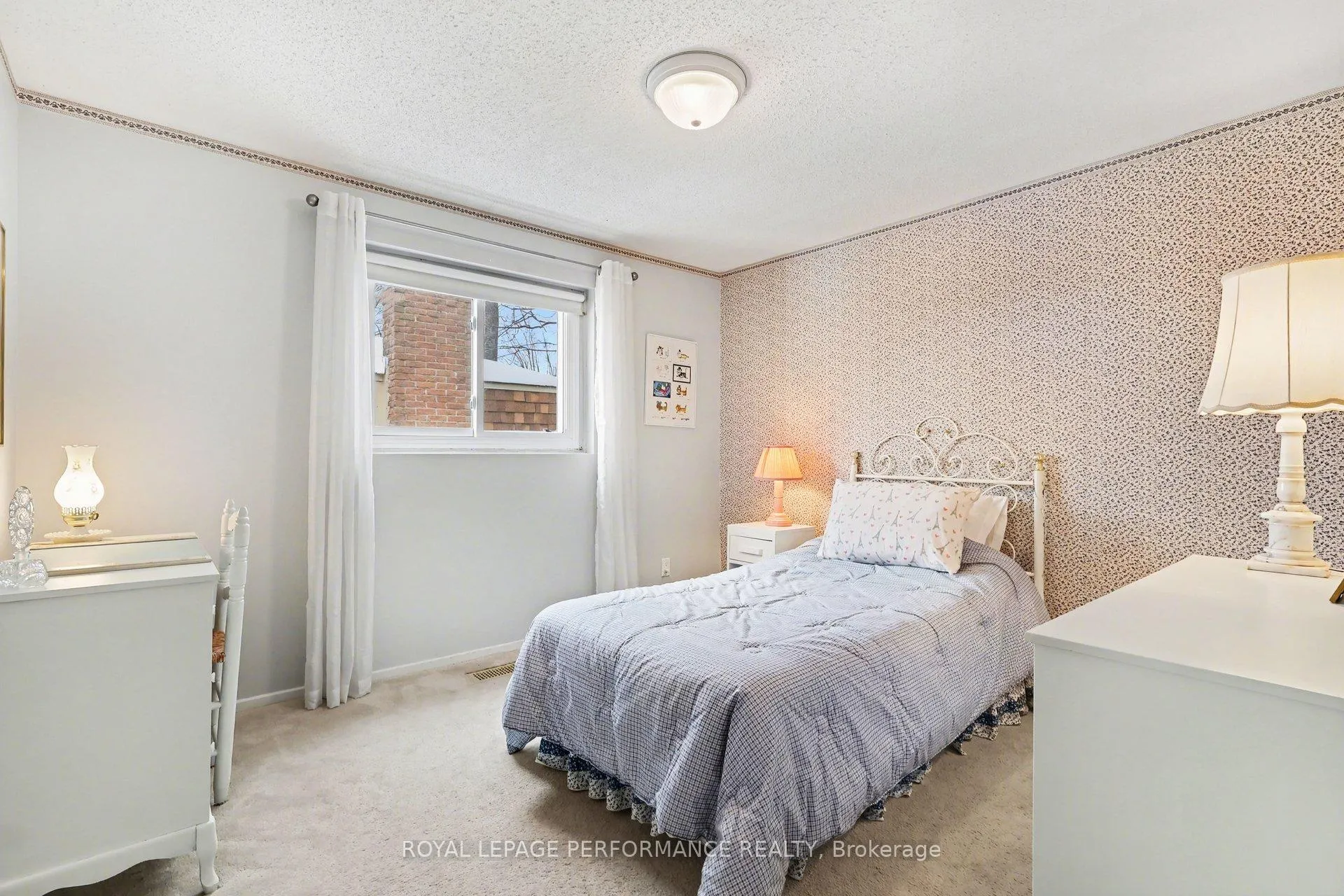 Photo 23 of 10 Oakhurst Crescent, Ottawa, Blackburn Hamlet — HOMEH