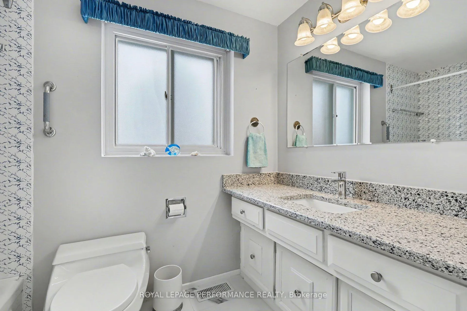 Photo 24 of 10 Oakhurst Crescent, Ottawa, Blackburn Hamlet — HOMEH