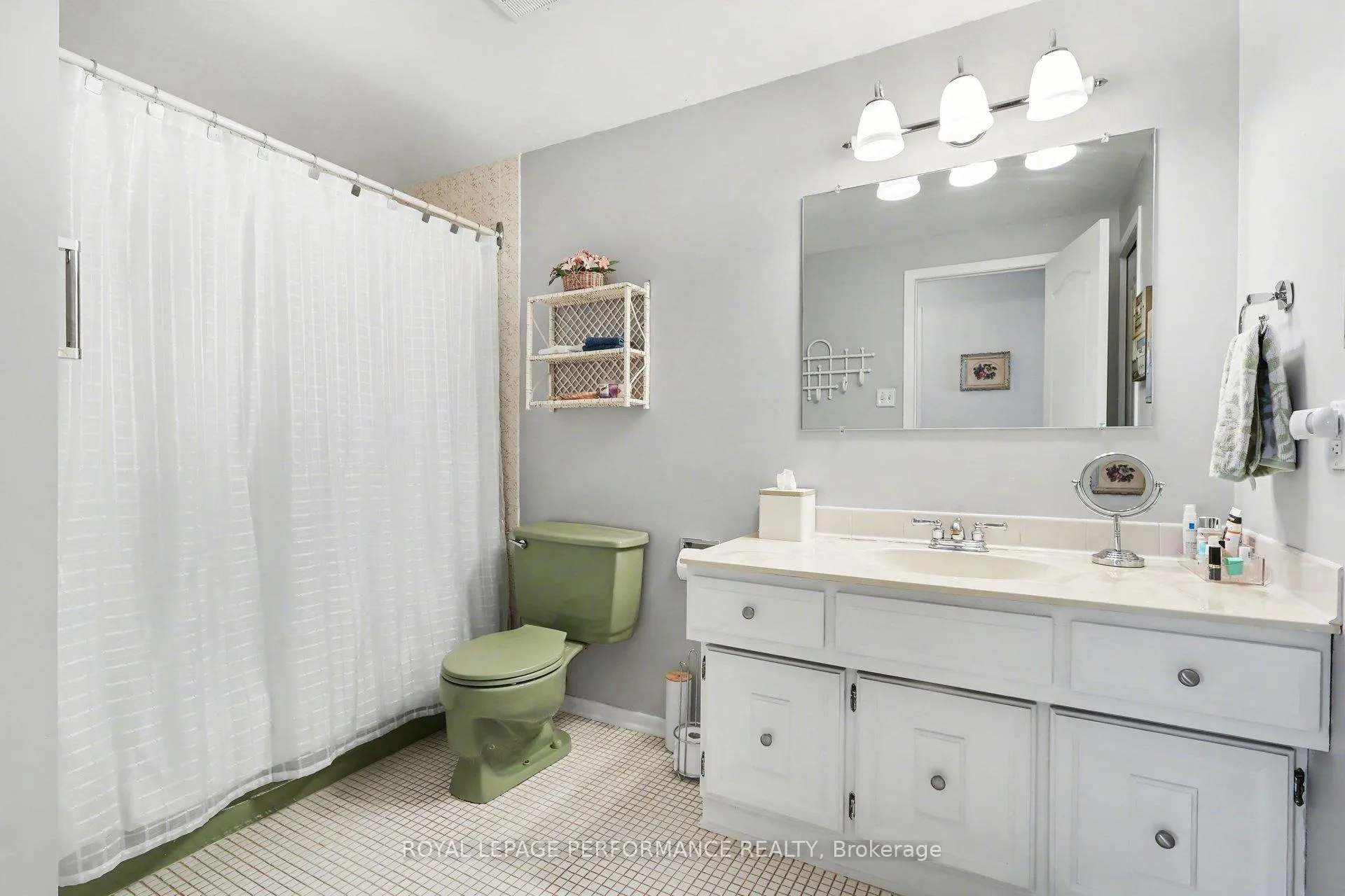 Photo 29 of 10 Oakhurst Crescent, Ottawa, Blackburn Hamlet — HOMEH