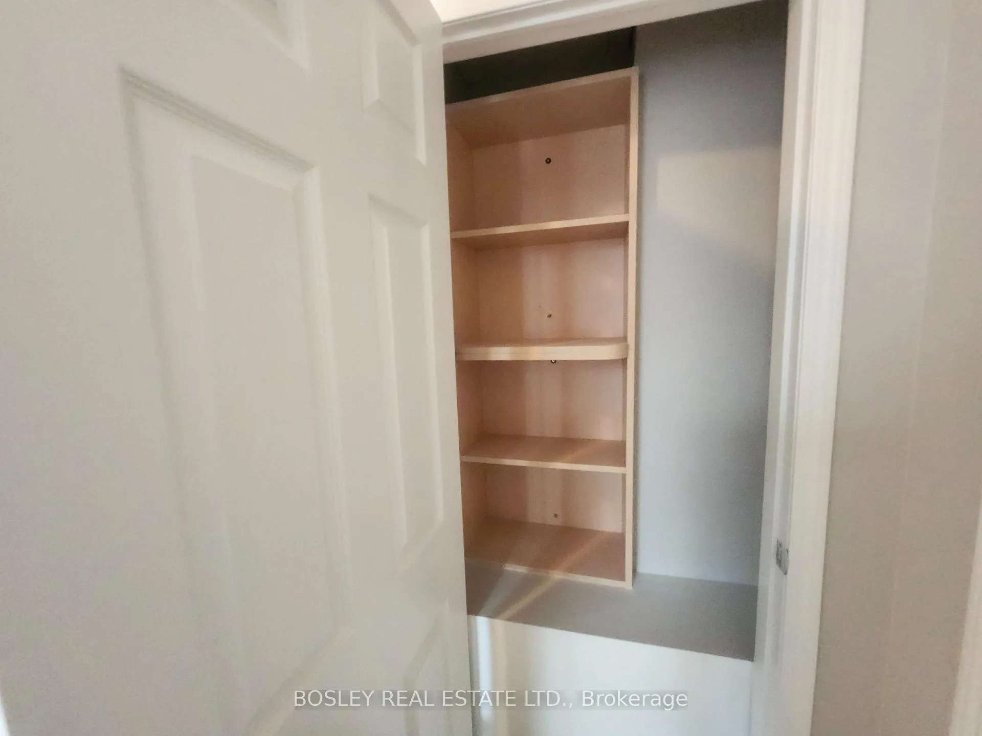 Photo 6 of Unit Wood#Main, 5958 6th Avenue, Markham, Wismer — HOMEH