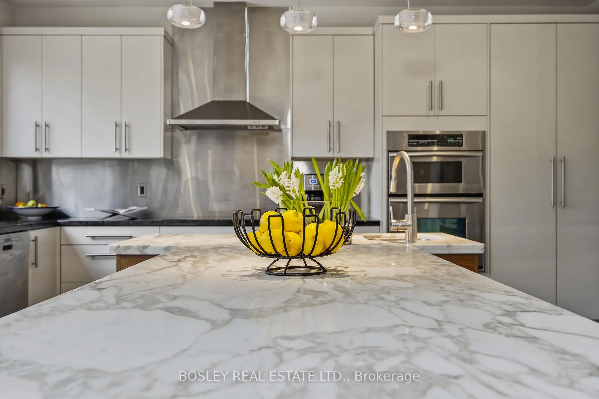 Photo 10 of 18 Coldstream Avenue, Toronto, Lawrence Park South — HOMEH