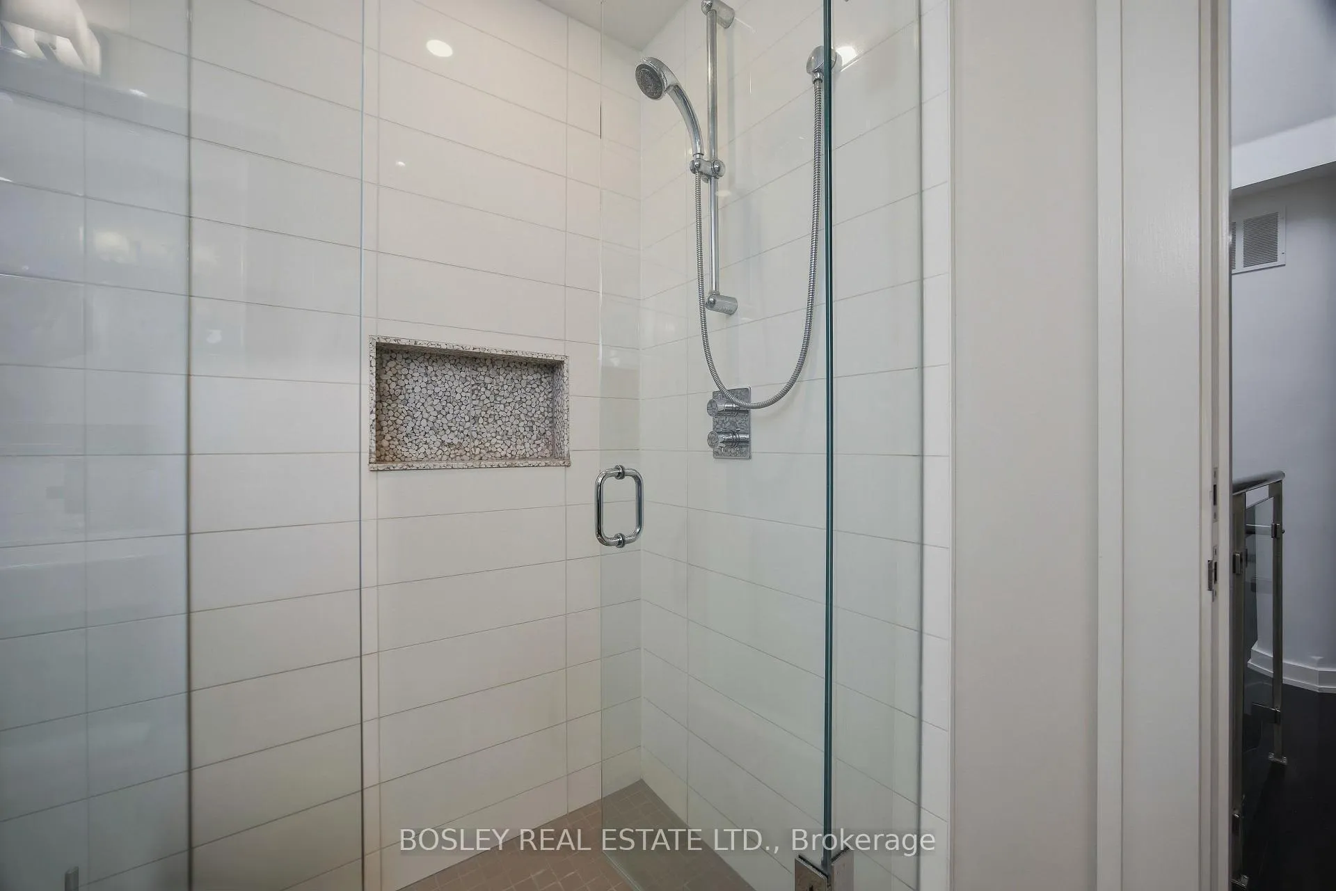 Photo 20 of 18 Coldstream Avenue, Toronto, Lawrence Park South — HOMEH