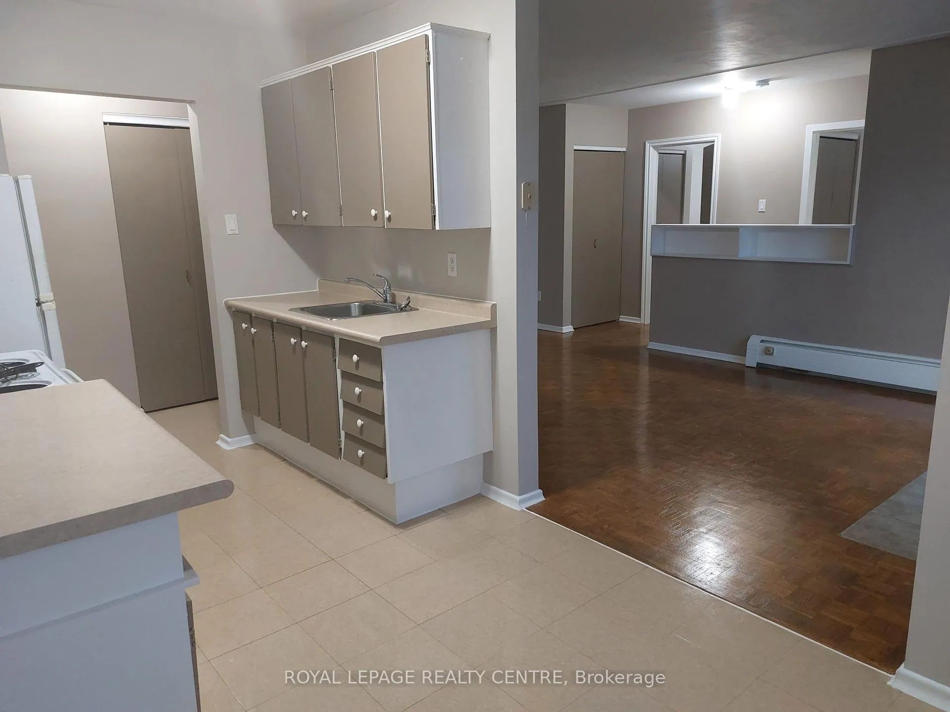 Photo 2 of Unit 9, 90 Marshall Street, Waterloo, Downtown Waterloo — HOMEH