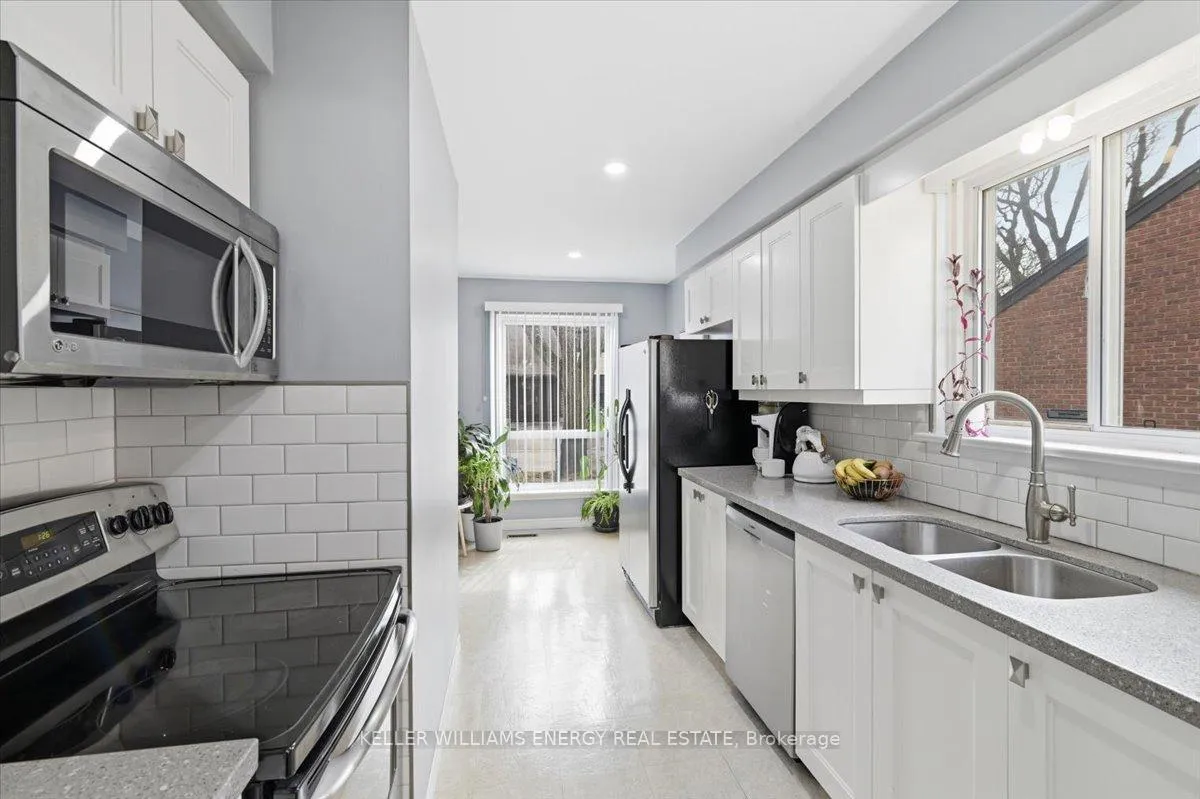 Photo 8 of Unit 13, 155 Glovers Road E, Oshawa, Samac — HOMEH