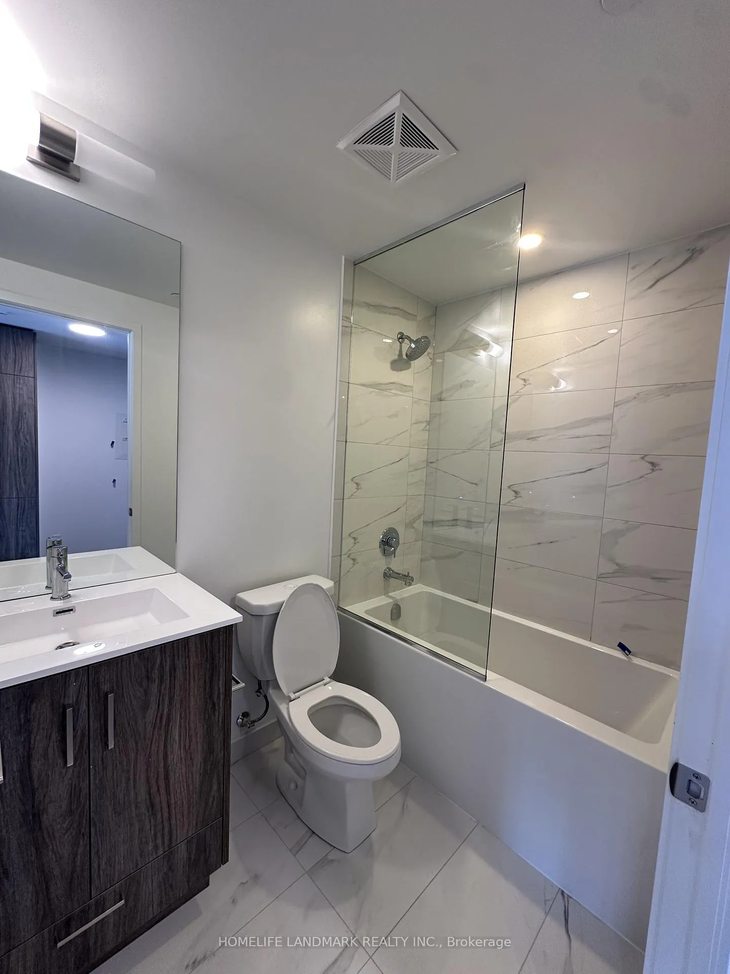 Photo 6 of Unit 4111, 180 Front Street E, Toronto, Moss Park — HOMEH