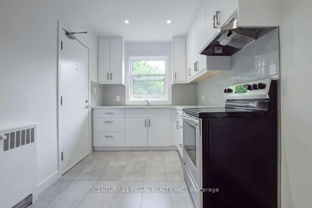 Photo 3 of 2127 Harris Crescent, Burlington, Brant — HOMEH