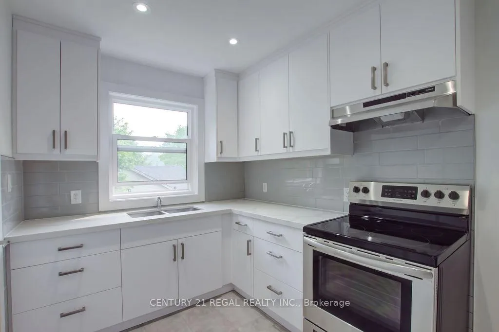 Photo 4 of 2127 Harris Crescent, Burlington, Brant — HOMEH