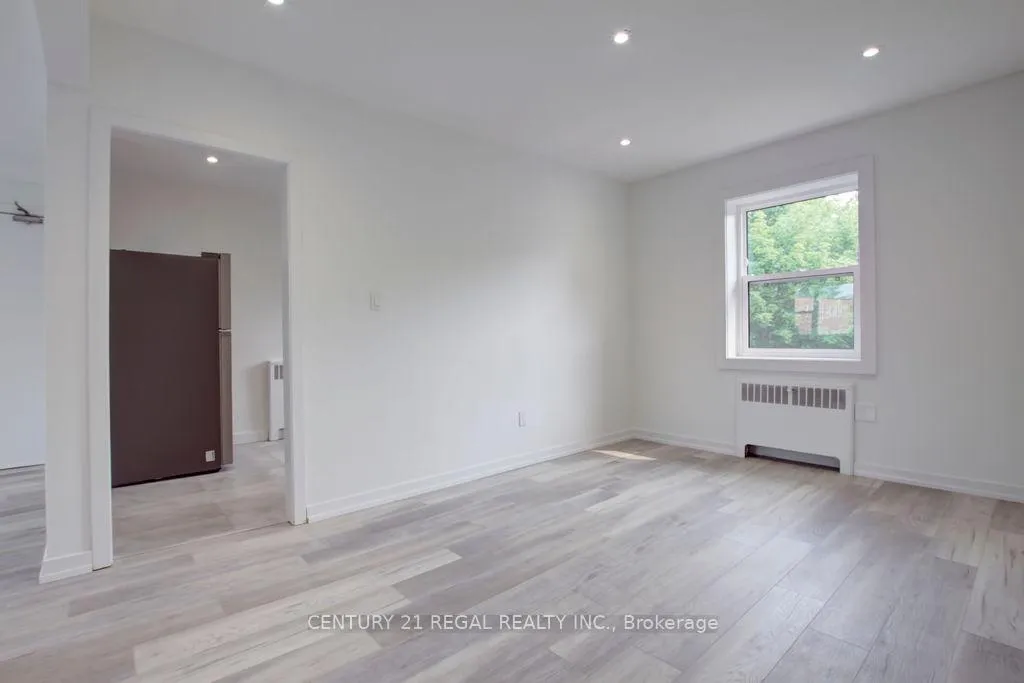 Photo 9 of 2127 Harris Crescent, Burlington, Brant — HOMEH