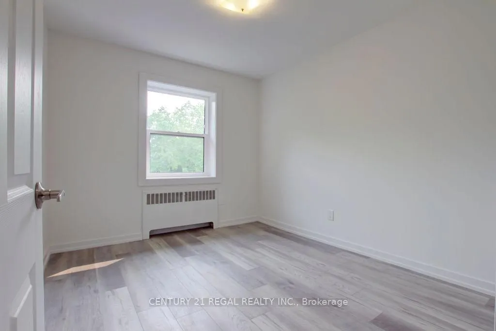 Photo 11 of 2127 Harris Crescent, Burlington, Brant — HOMEH