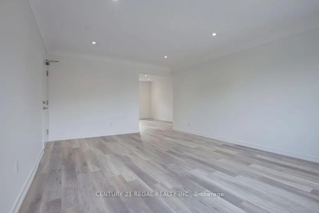Photo 13 of 2127 Harris Crescent, Burlington, Brant — HOMEH