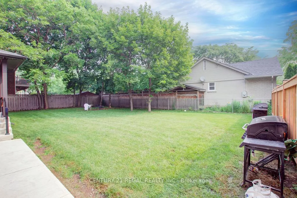 Photo 14 of 2127 Harris Crescent, Burlington, Brant — HOMEH
