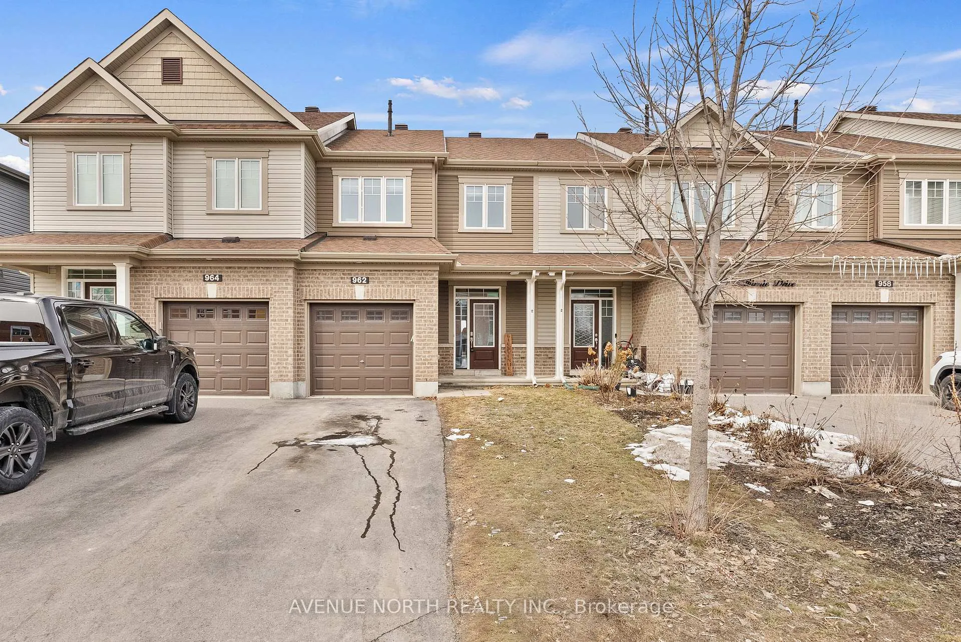 Photo 1 of 962 Kilbirnie Drive, Ottawa, Barrhaven - Half Moon Bay — HOMEH