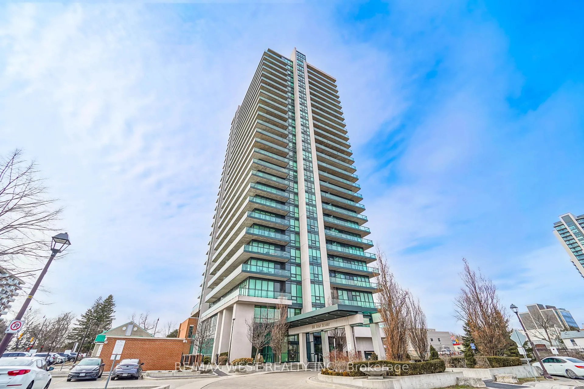 Photo 1 of Unit 909, 100 John Street, Brampton, Downtown Brampton — HOMEH