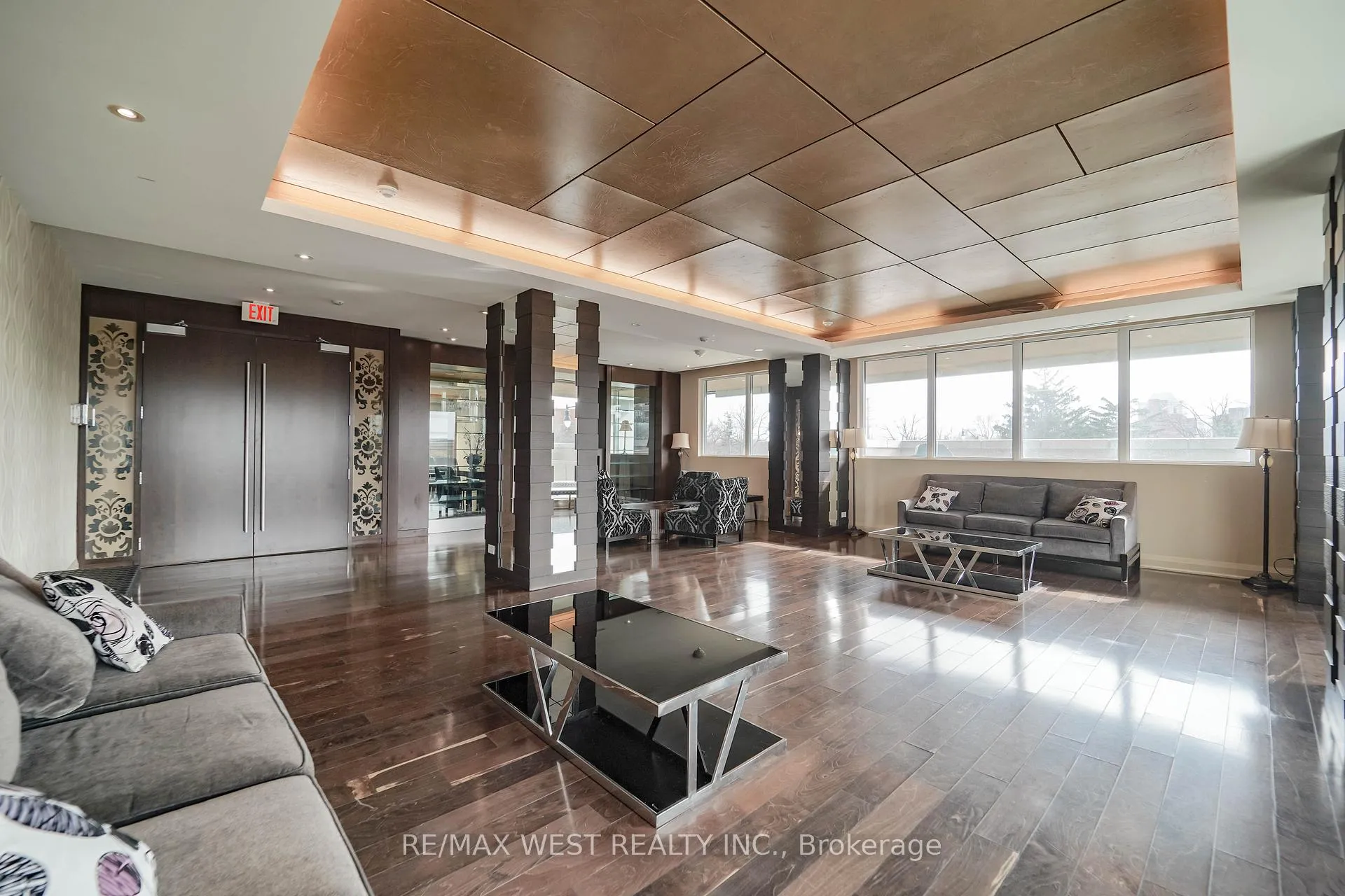 Photo 12 of Unit 909, 100 John Street, Brampton, Downtown Brampton — HOMEH
