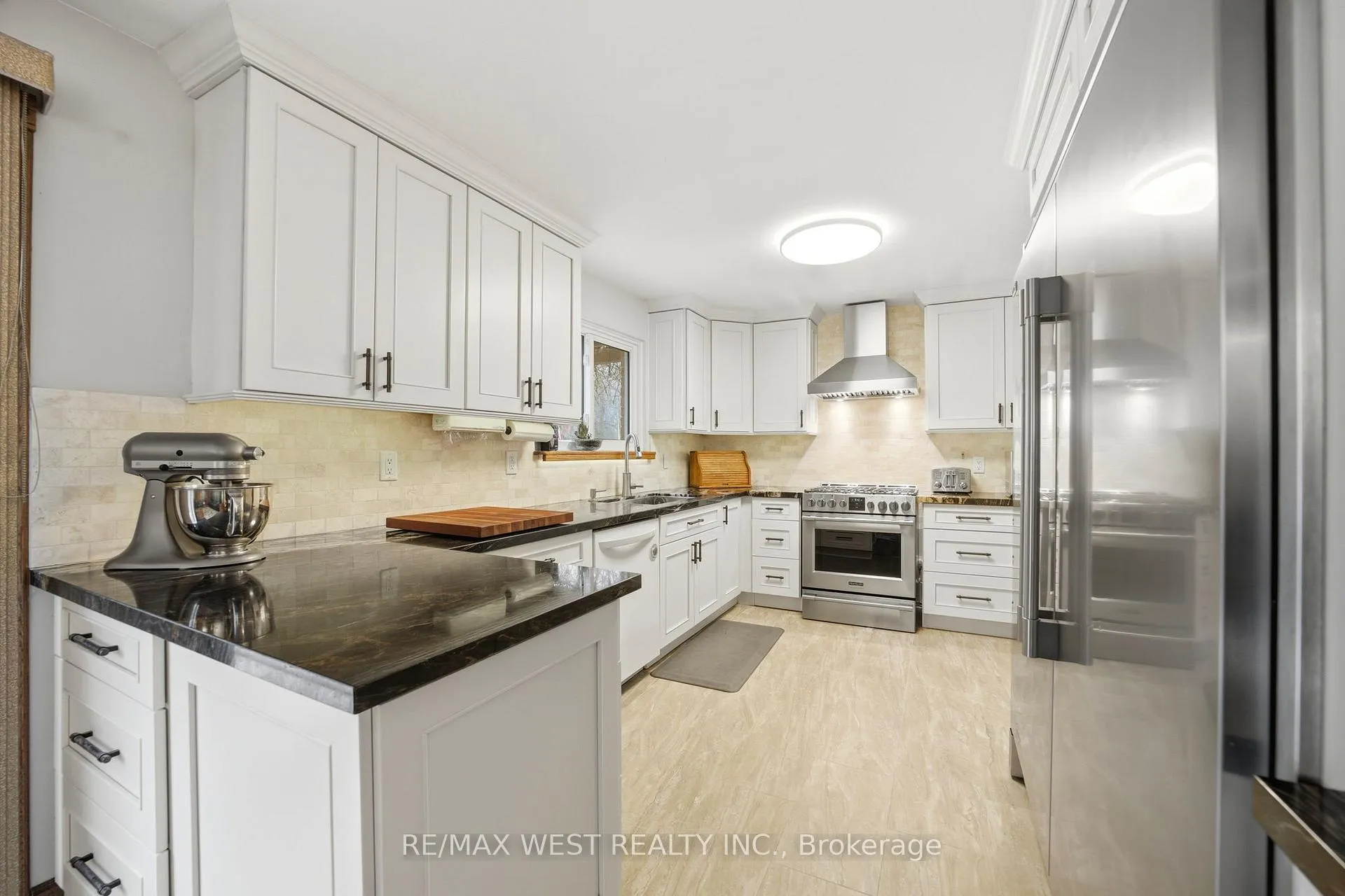 Photo 4 of 60 Majestic Crescent, Brampton, Central Park — HOMEH