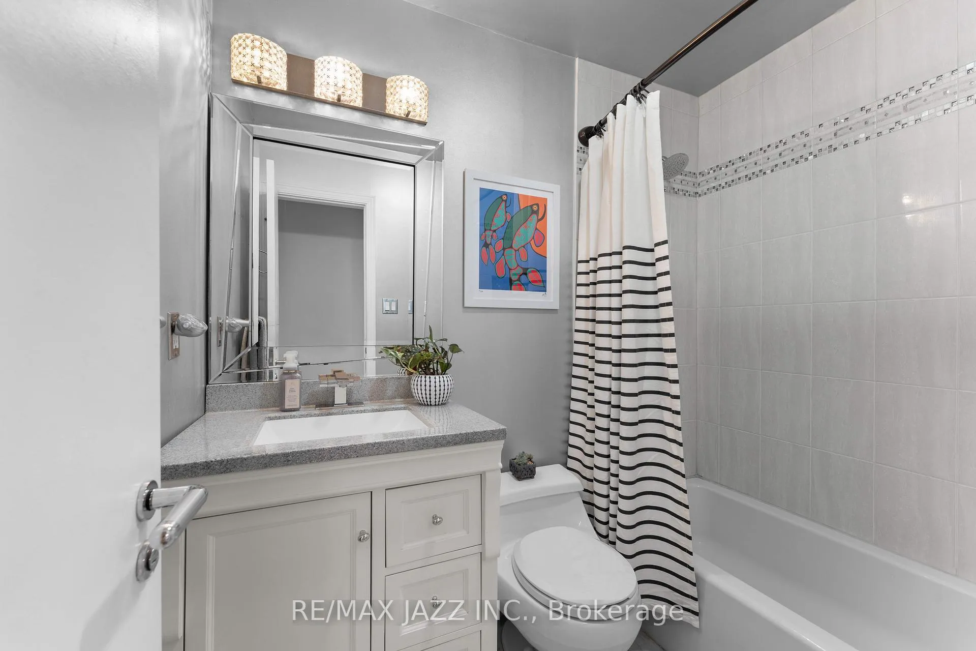 Photo 16 of Unit 48, 1 Place D'armes, Kingston, East of Sir John A. Blvd — HOMEH