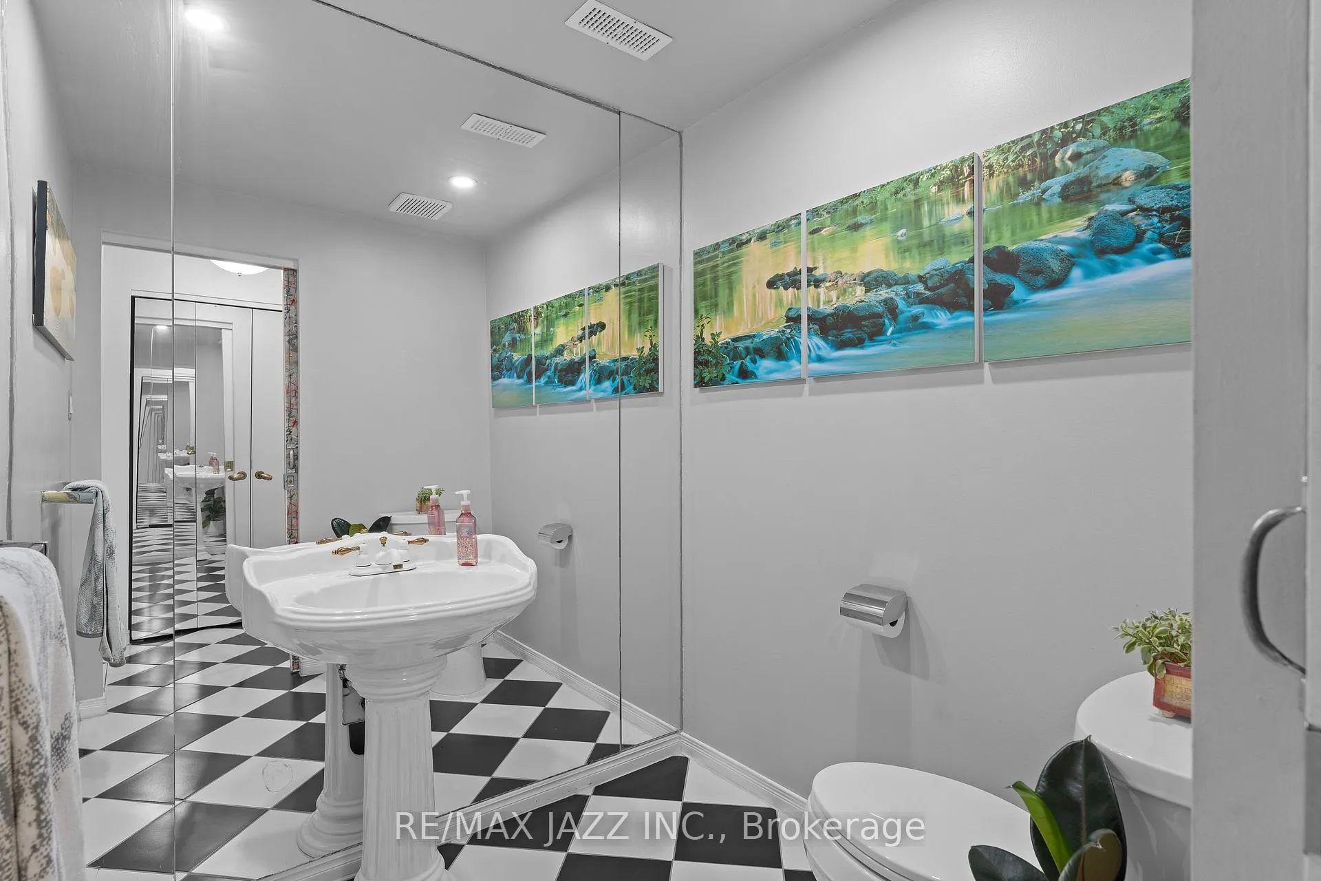 Photo 18 of Unit 48, 1 Place D'armes, Kingston, East of Sir John A. Blvd — HOMEH