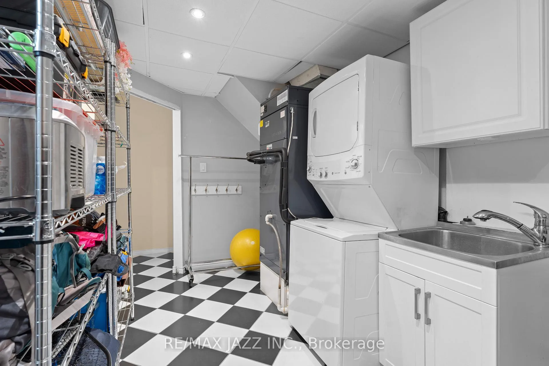 Photo 19 of Unit 48, 1 Place D'armes, Kingston, East of Sir John A. Blvd — HOMEH