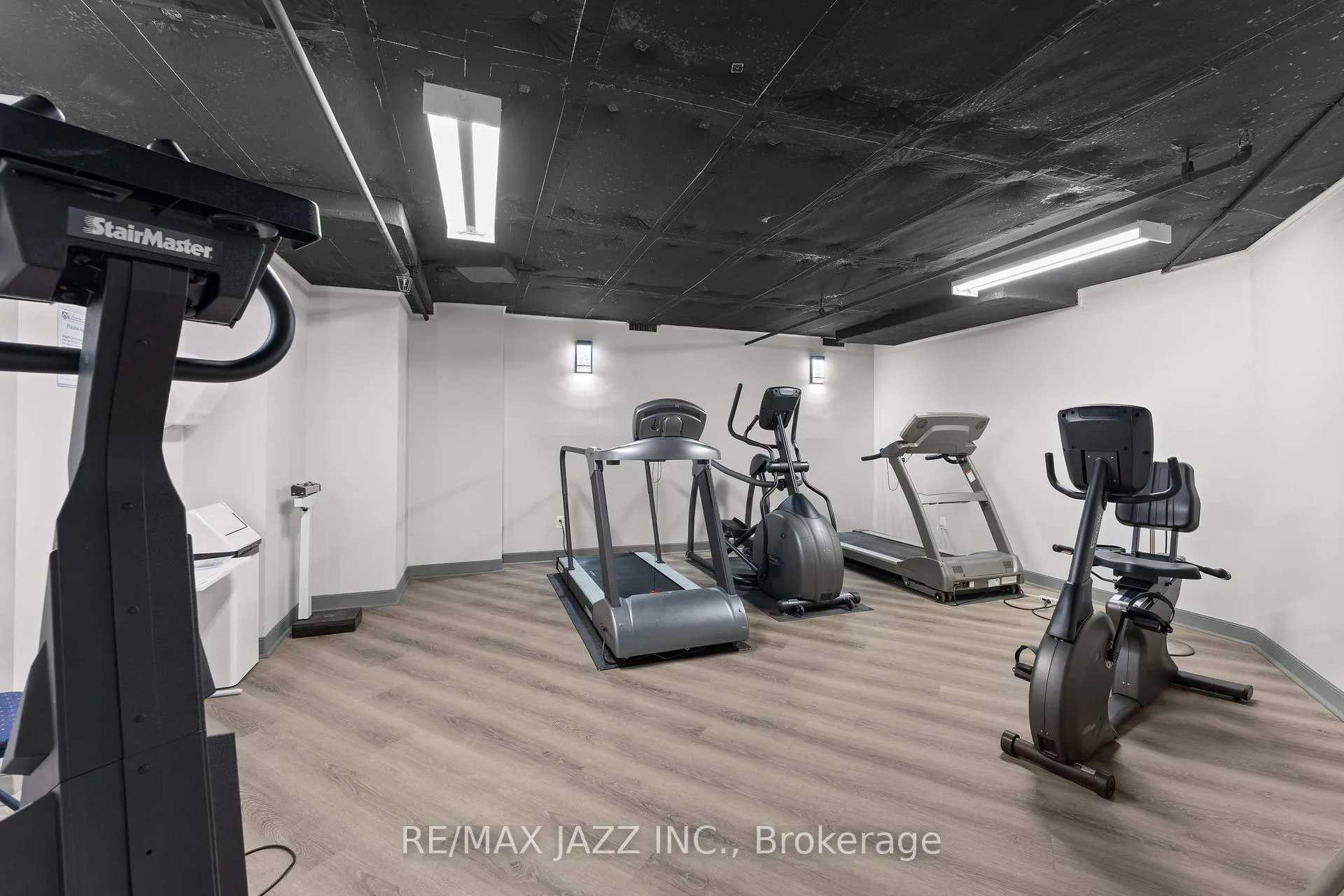 Photo 23 of Unit 48, 1 Place D'armes, Kingston, East of Sir John A. Blvd — HOMEH