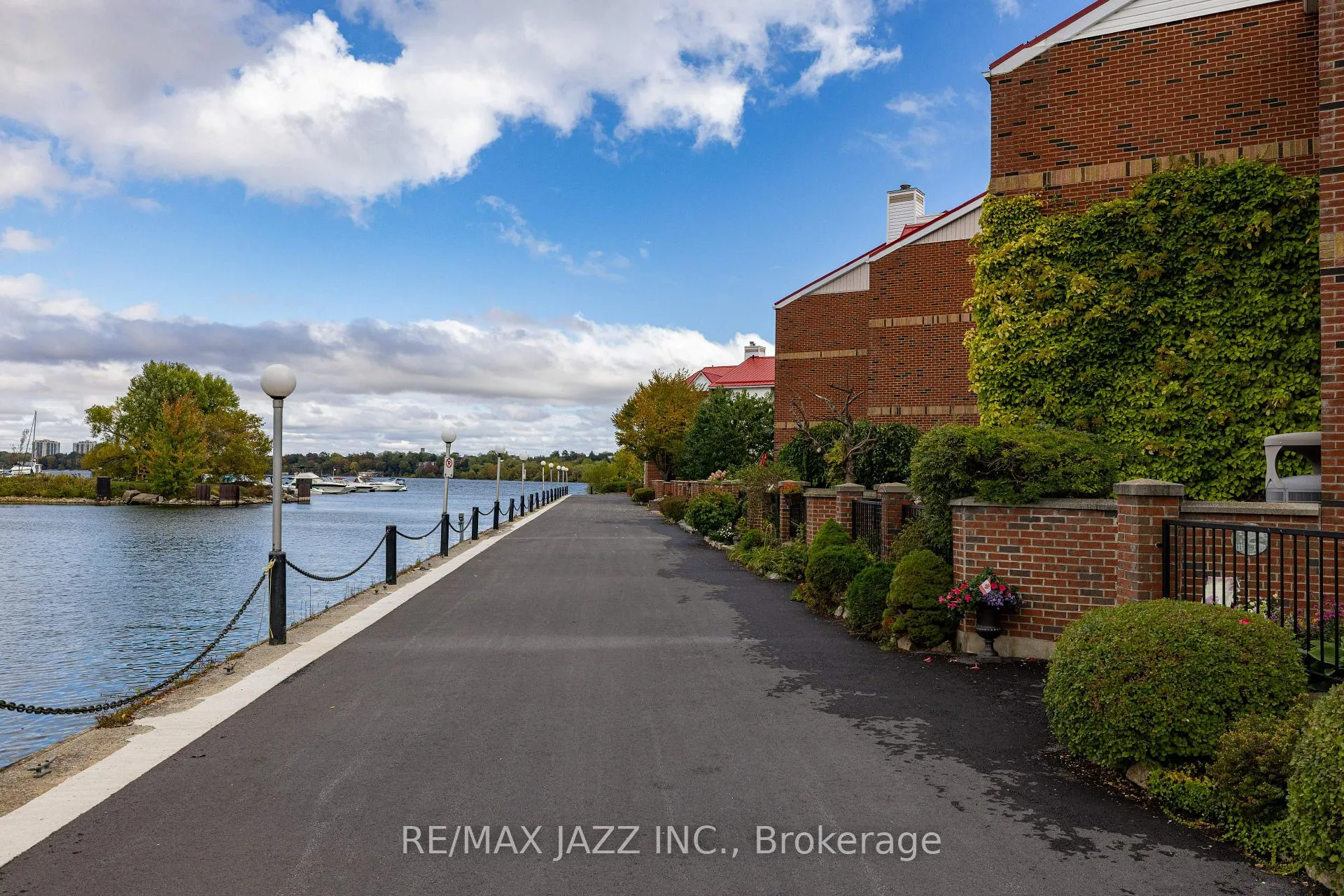 Photo 28 of Unit 48, 1 Place D'armes, Kingston, East of Sir John A. Blvd — HOMEH