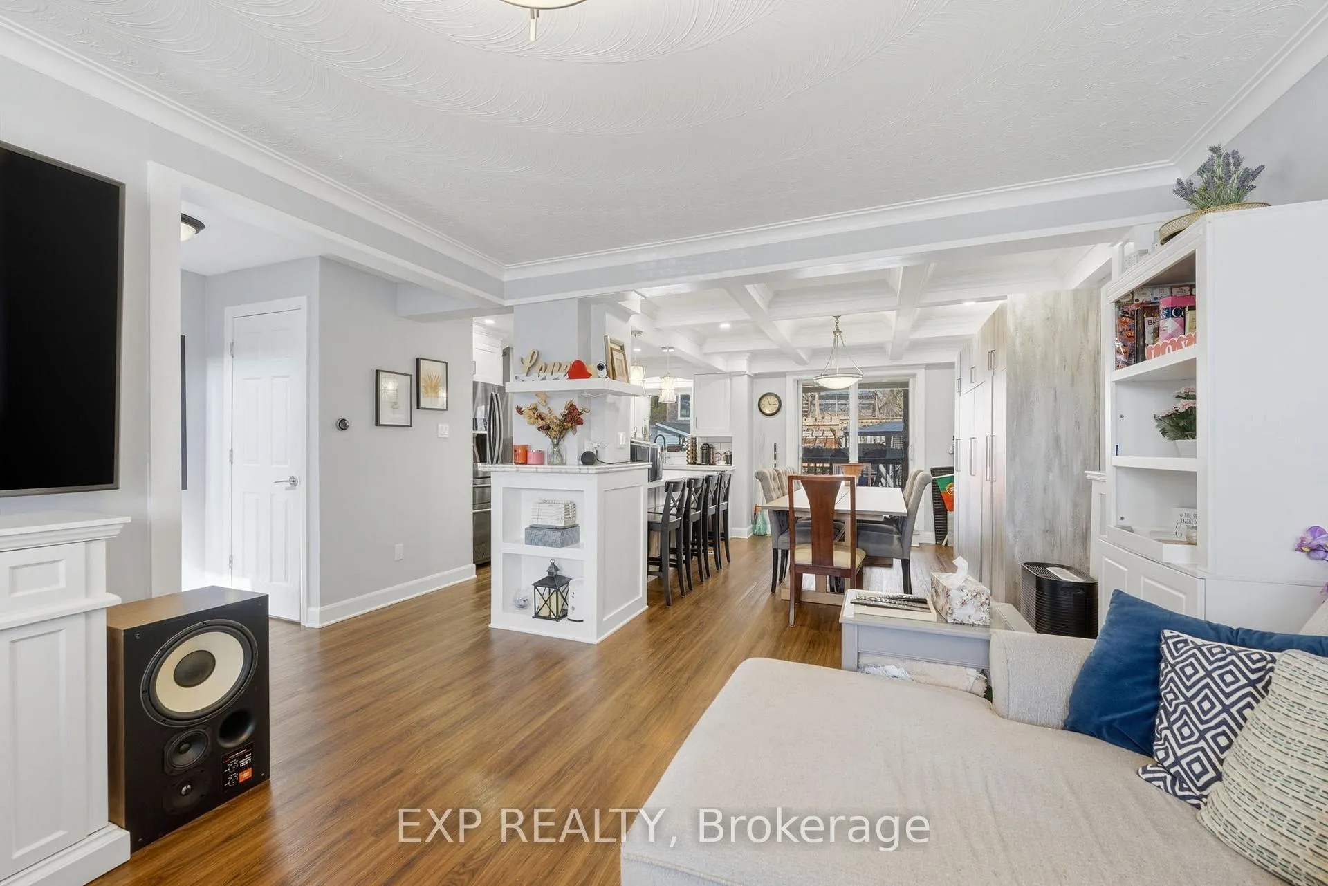 Photo 3 of 131 Dalrymple Drive, Toronto, Rockcliffe-Smythe — HOMEH