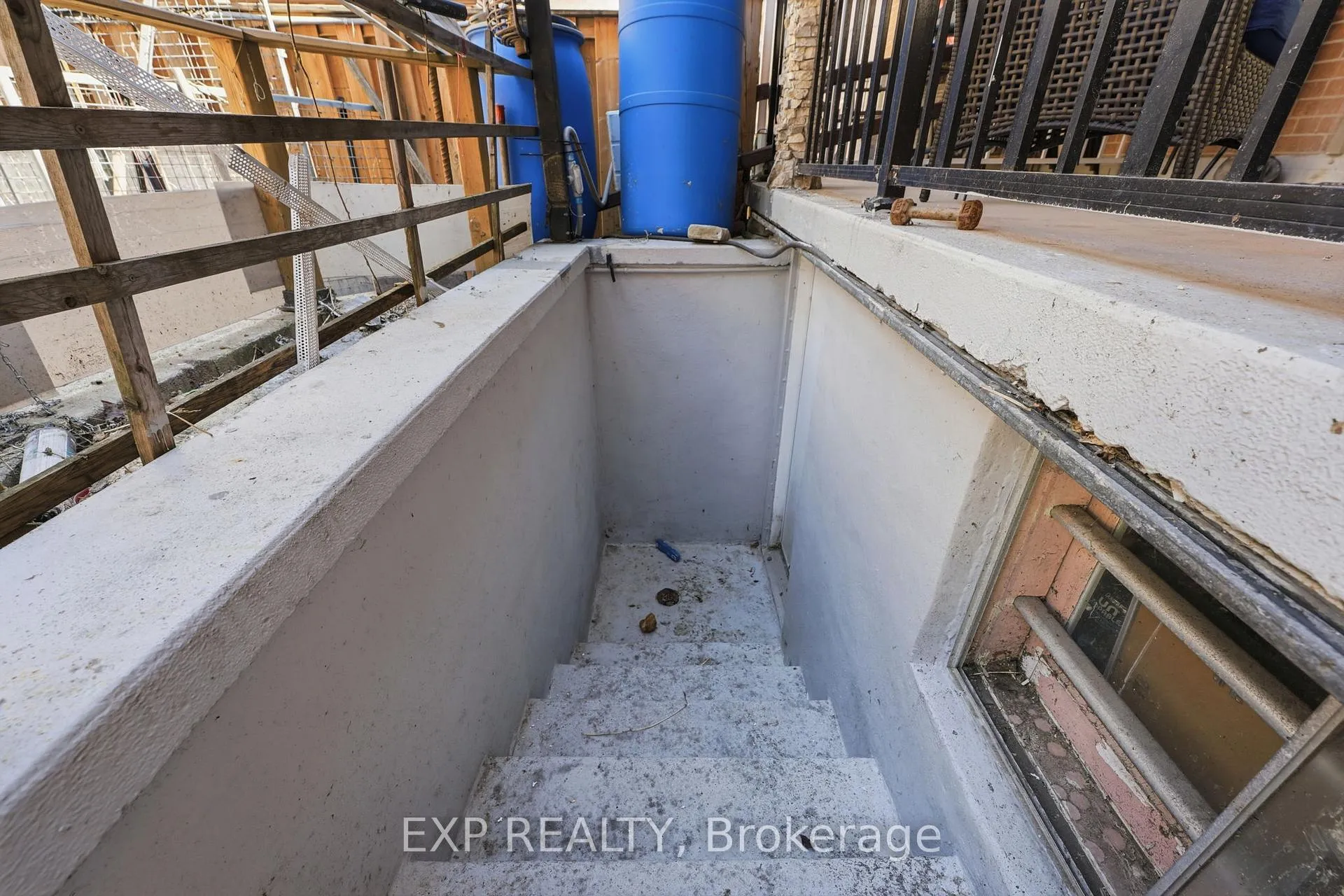 Photo 30 of 131 Dalrymple Drive, Toronto, Rockcliffe-Smythe — HOMEH
