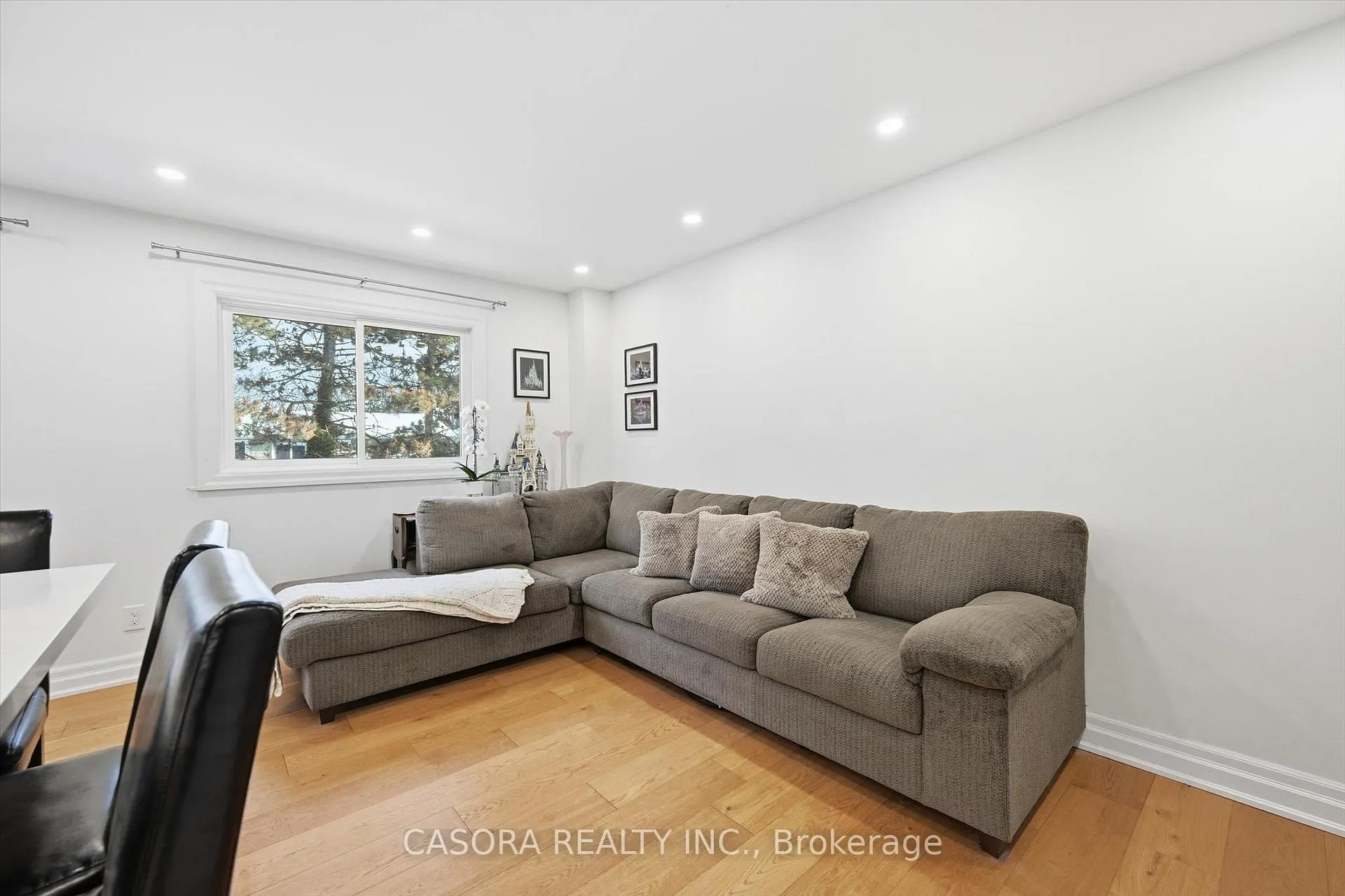 Photo 7 of Unit 112, 680 Regency Court, Burlington, Roseland — HOMEH
