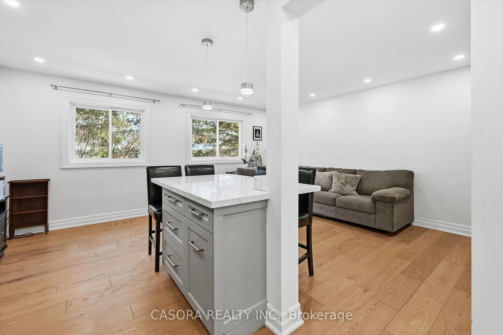 Photo 10 of Unit 112, 680 Regency Court, Burlington, Roseland — HOMEH