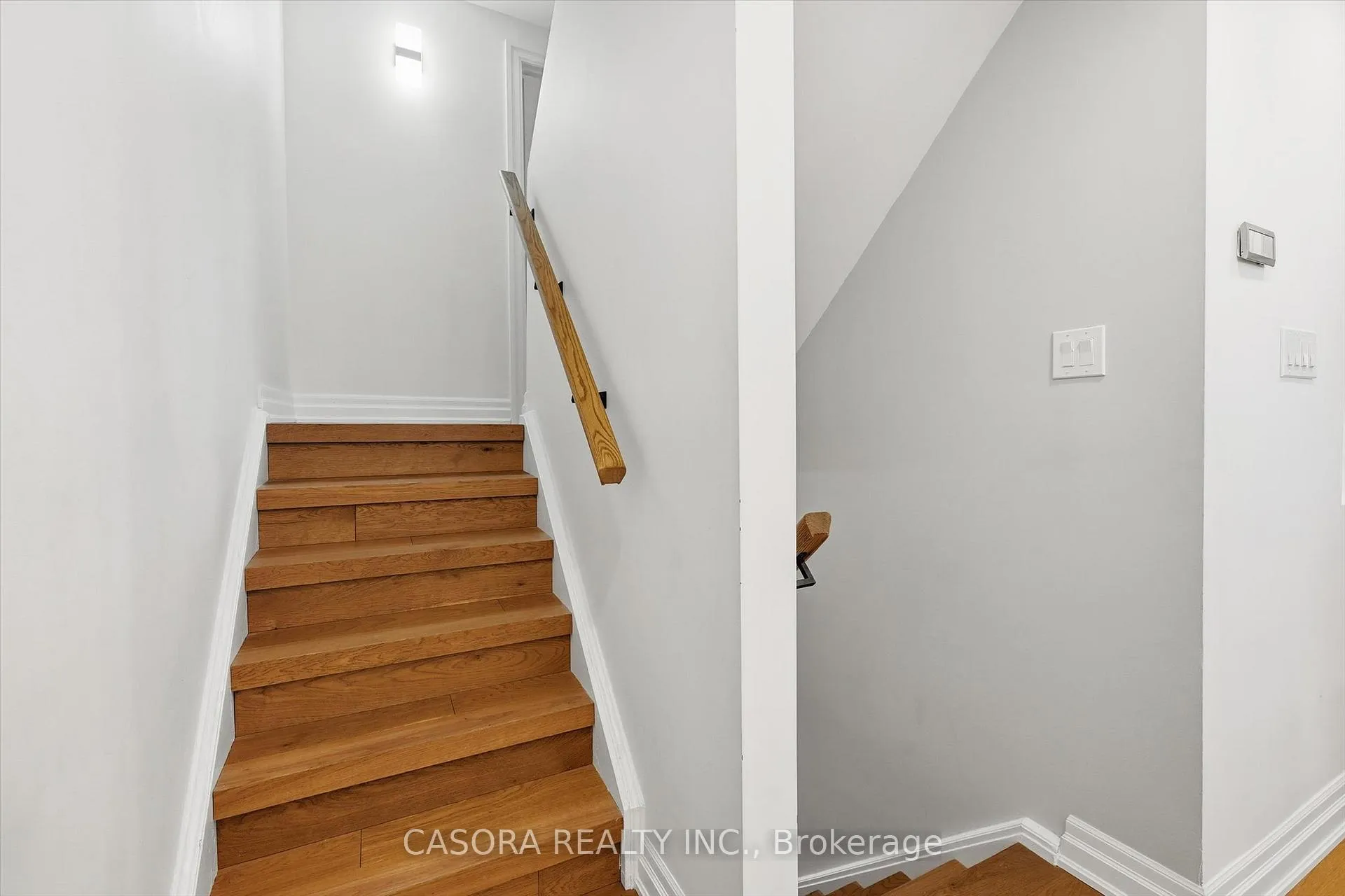 Photo 18 of Unit 112, 680 Regency Court, Burlington, Roseland — HOMEH