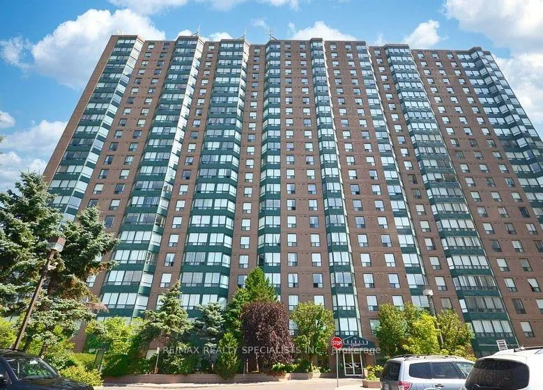 Front of Unit 2203, 135 Hillcrest Avenue