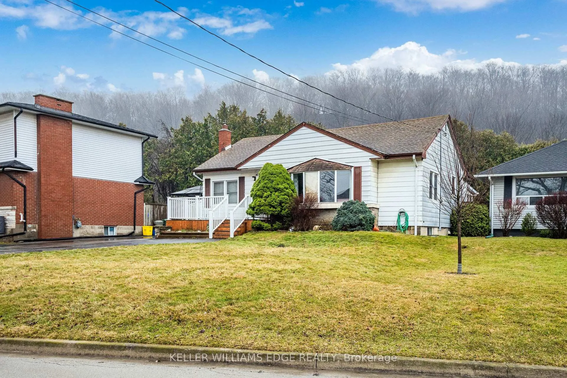Photo 2 of 13 Alba Street, Hamilton, Stoney Creek — HOMEH