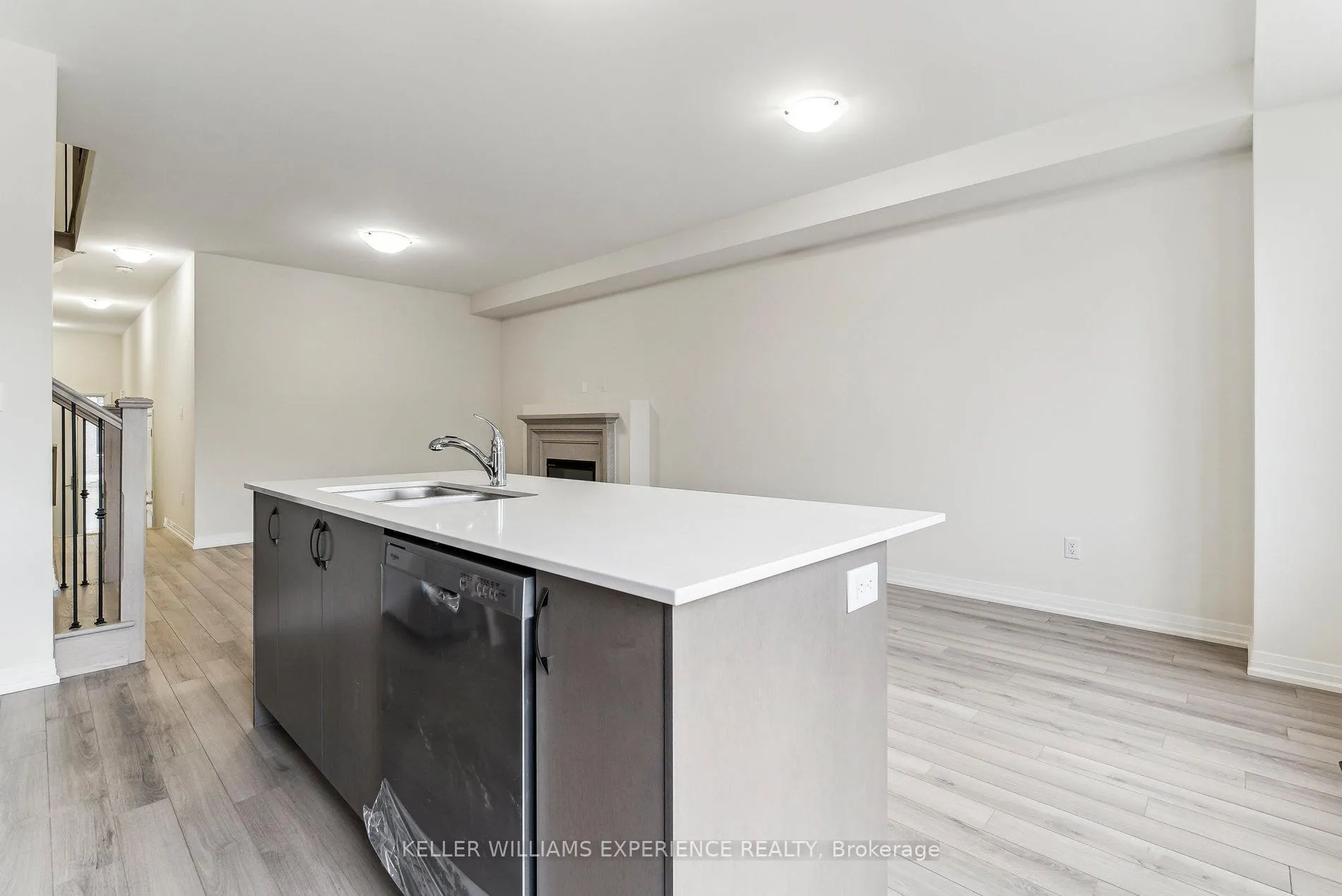Photo 17 of 102 Turnberry Lane, Barrie, Painswick South — HOMEH