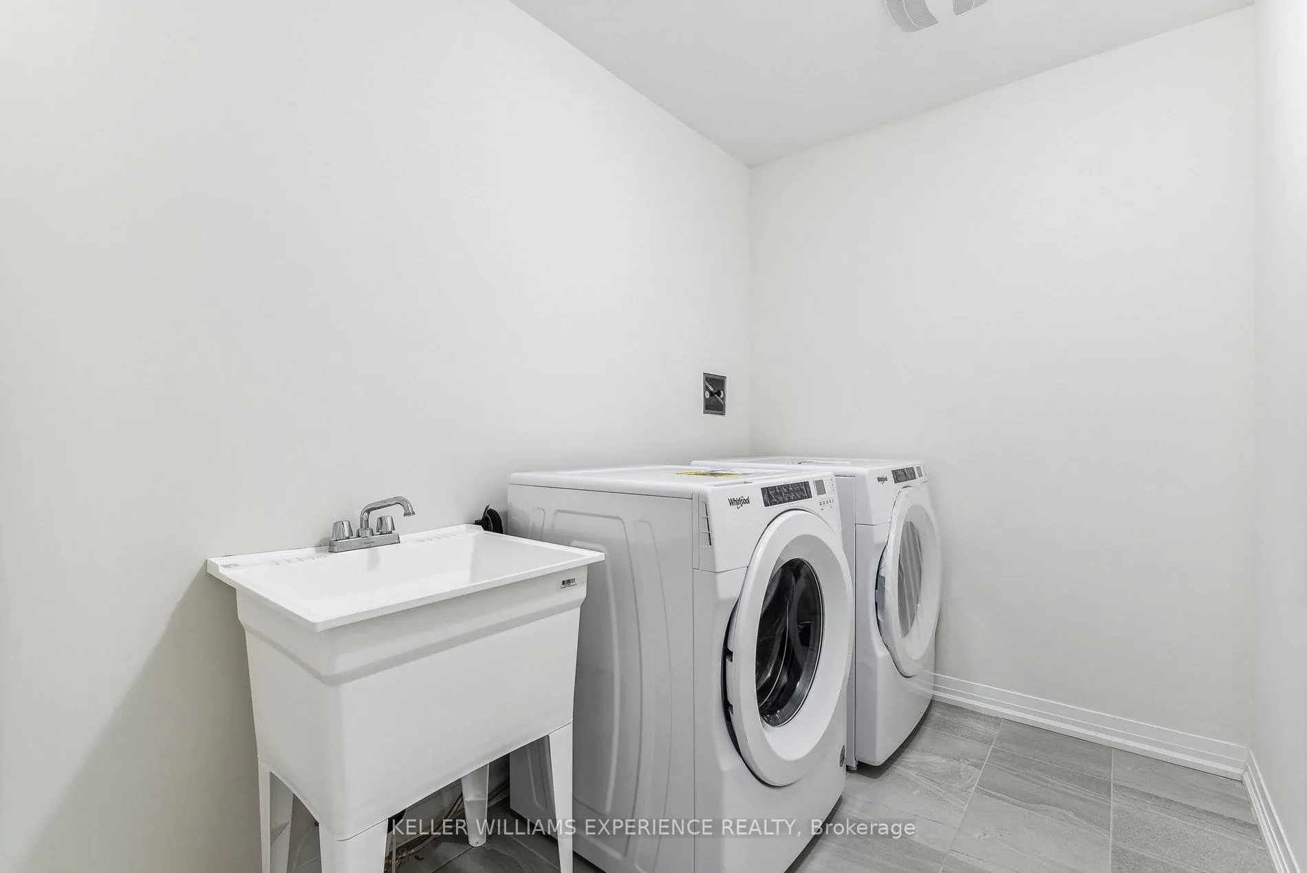 Photo 28 of 102 Turnberry Lane, Barrie, Painswick South — HOMEH