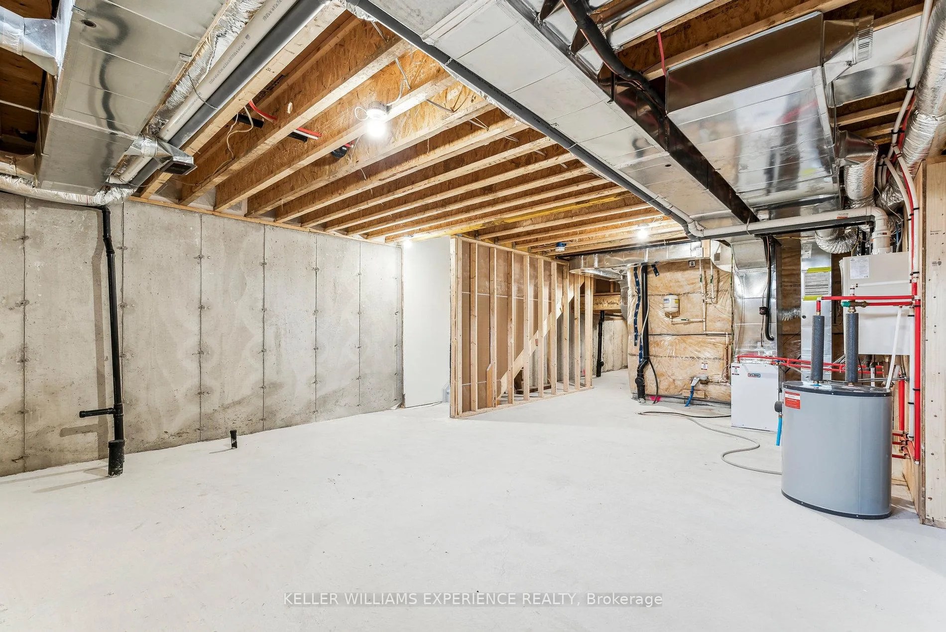 Photo 35 of 102 Turnberry Lane, Barrie, Painswick South — HOMEH
