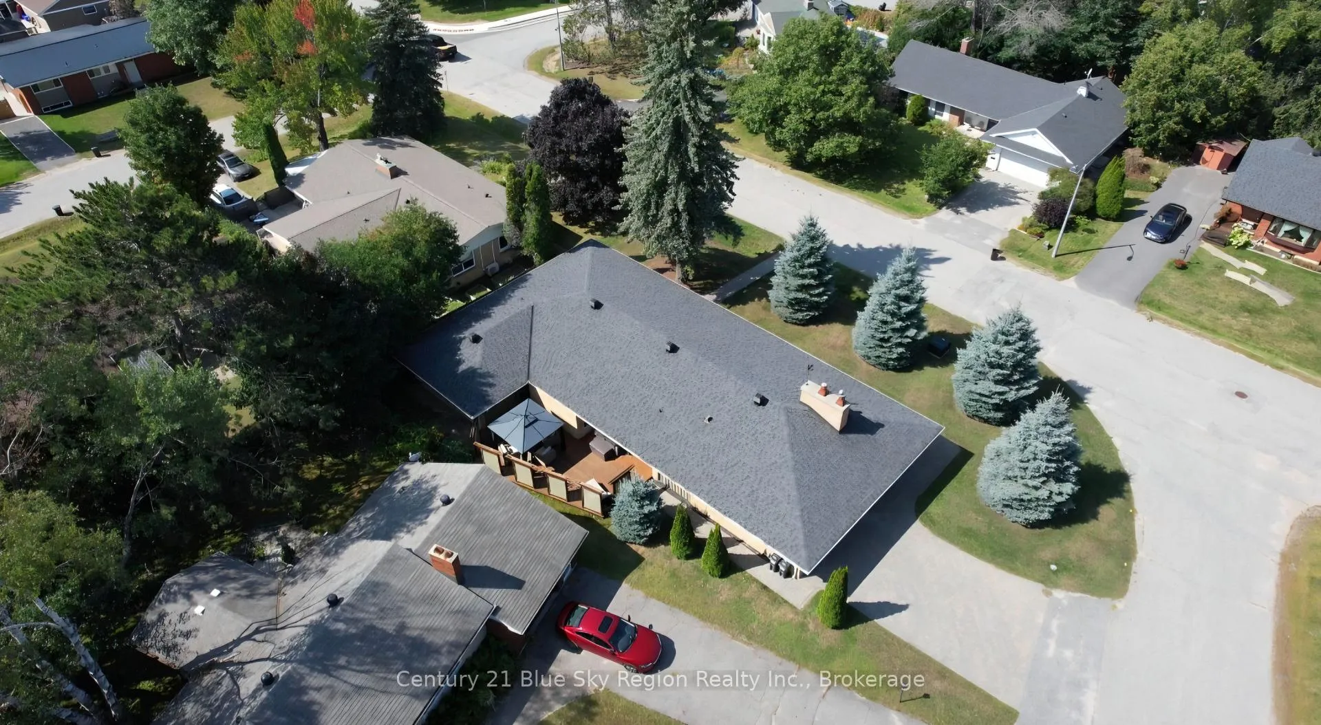 Photo 2 of 941 Pinewood Road, North Bay, West End — HOMEH