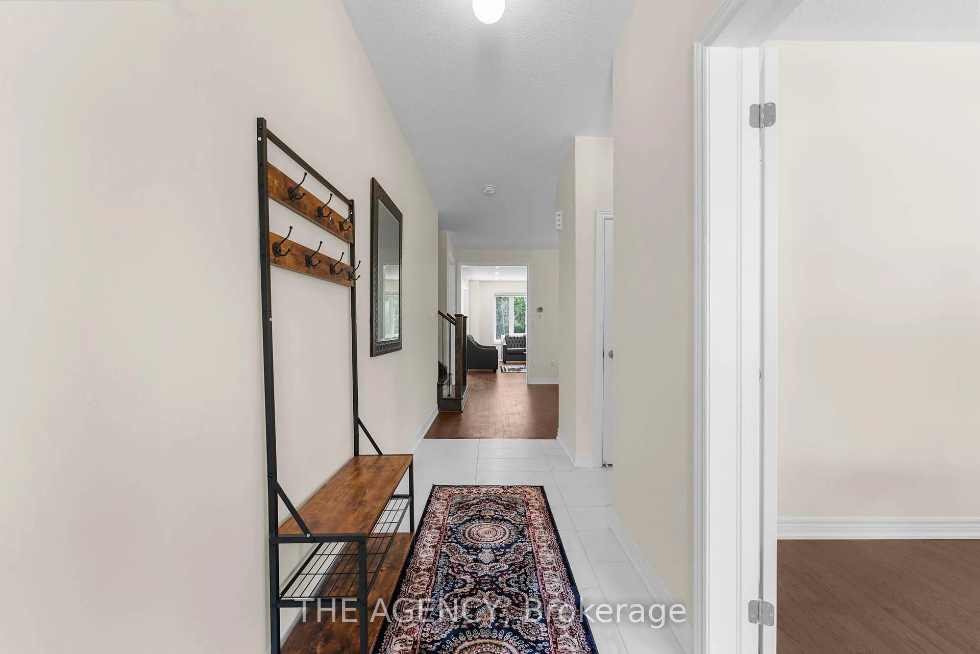 Photo 5 of 145 Dovedale Drive, Georgina, Keswick South — HOMEH
