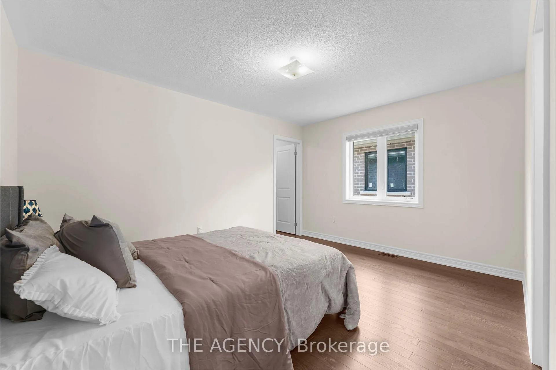 Photo 24 of 145 Dovedale Drive, Georgina, Keswick South — HOMEH