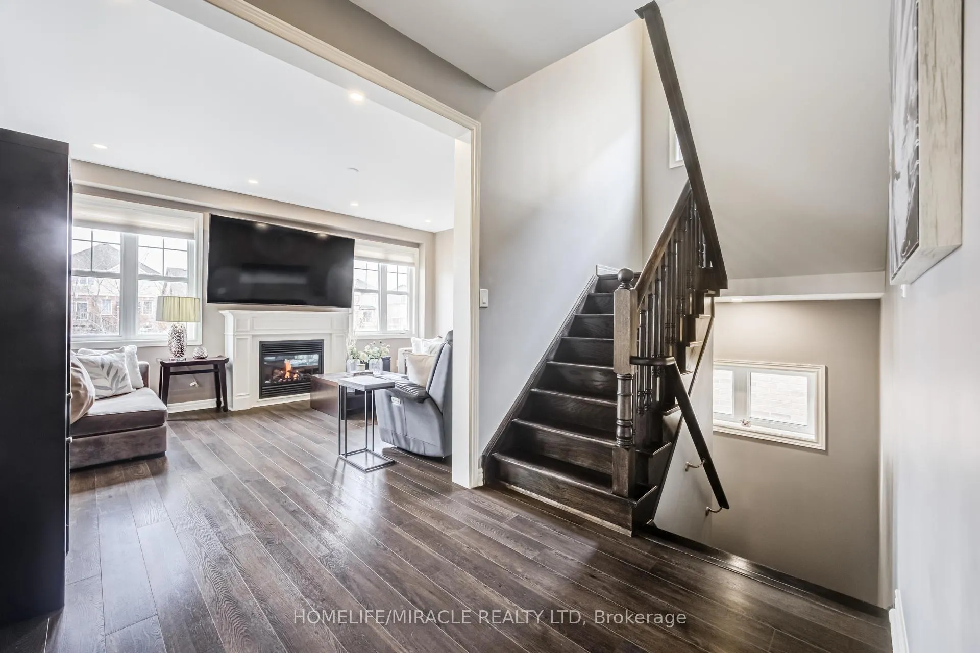 Photo 8 of 29 Mason Drive, New Tecumseth, Alliston — HOMEH