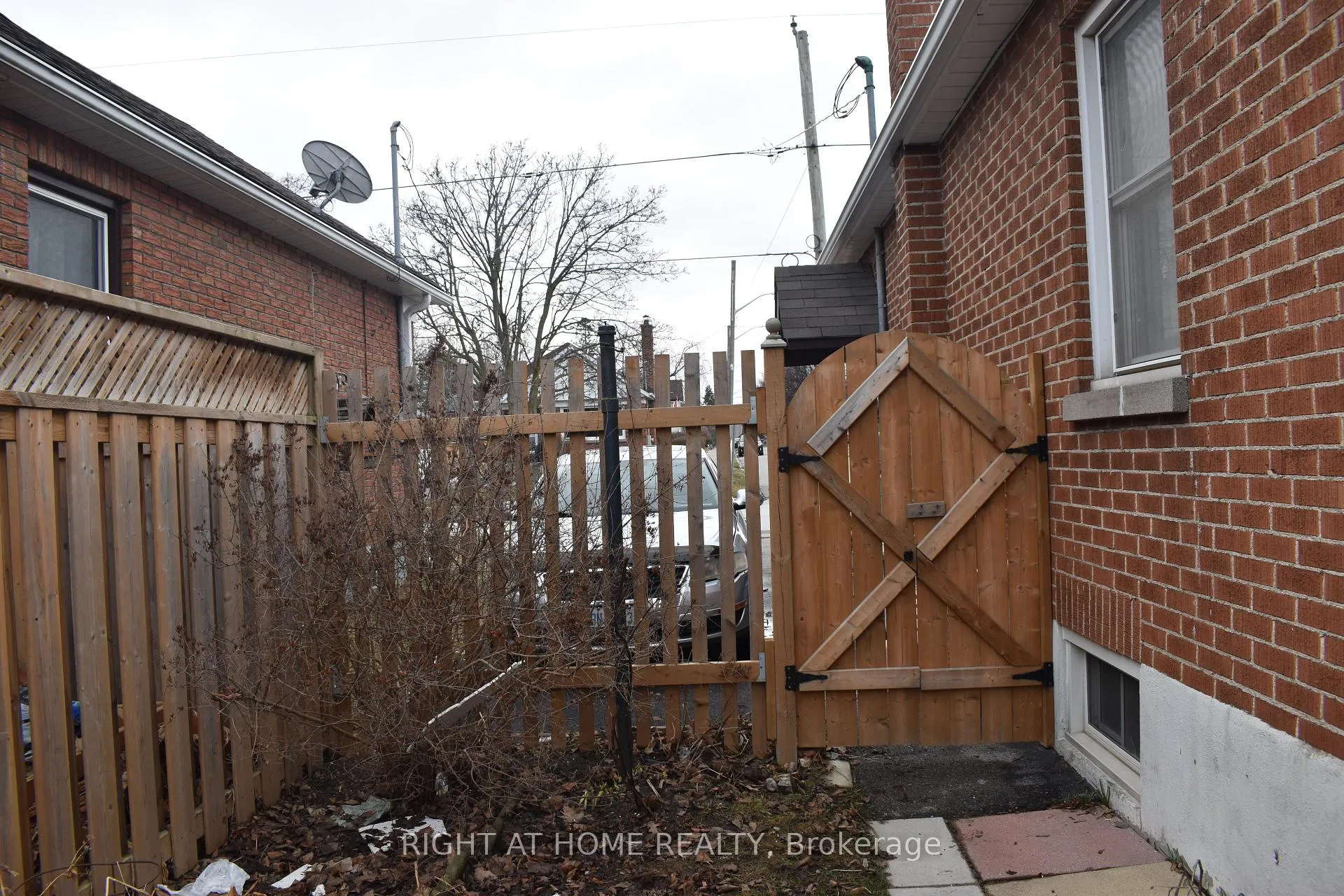 Photo 4 of 65 Chadburn Street, Oshawa, Central — HOMEH