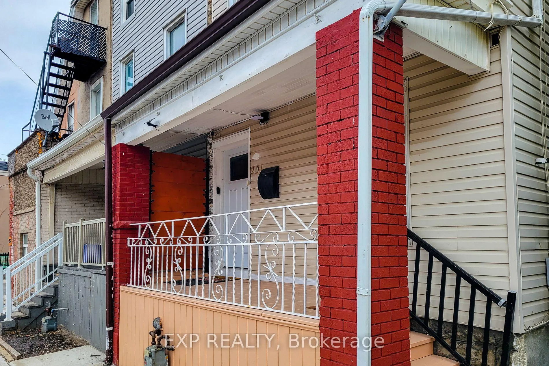 Photo 3 of 204 Sherman Avenue N, Hamilton, Stipley — HOMEH