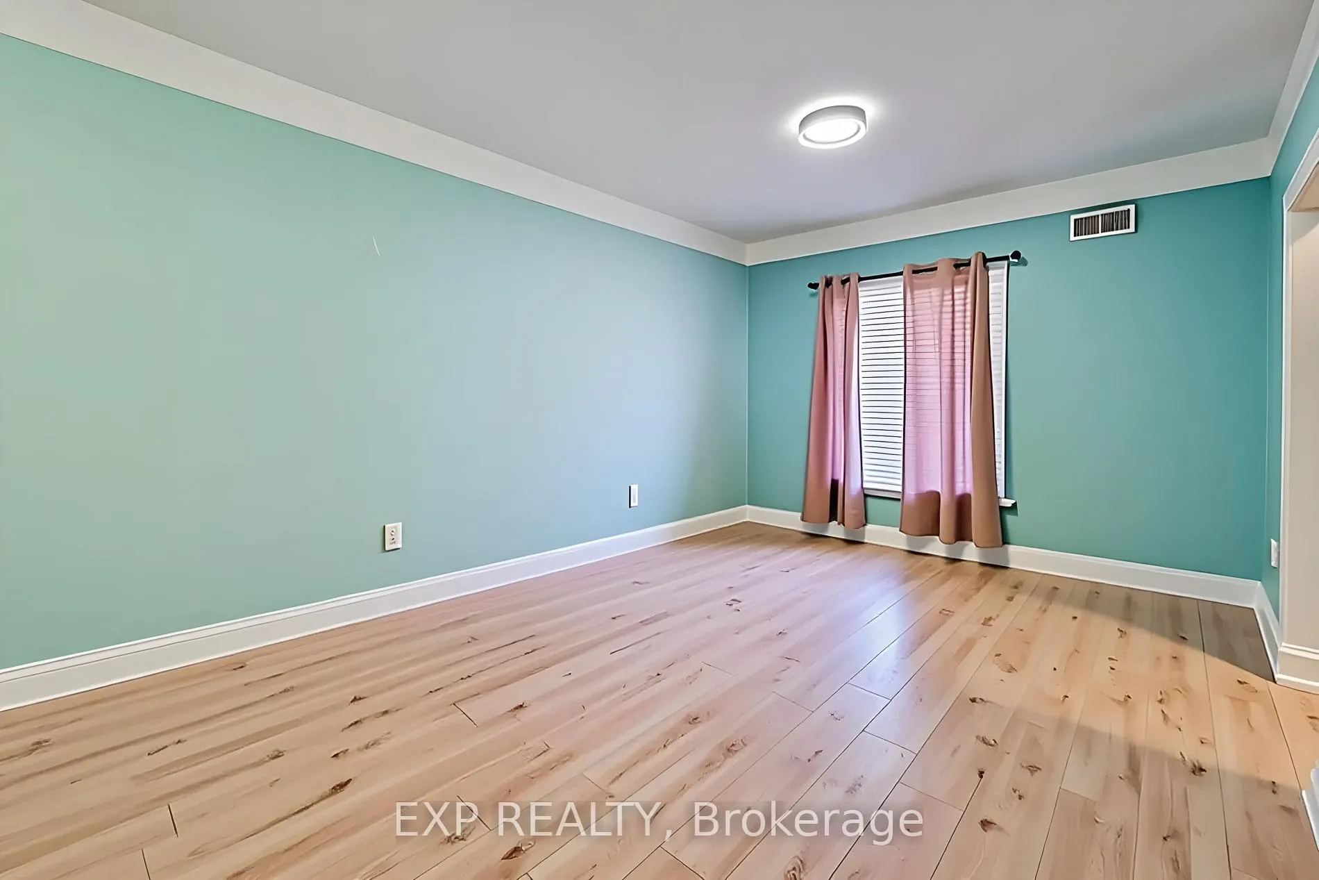 Photo 5 of 204 Sherman Avenue N, Hamilton, Stipley — HOMEH