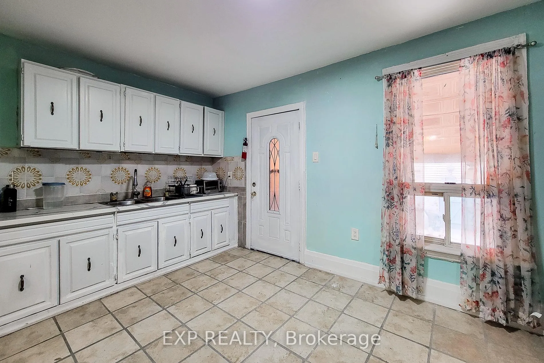 Photo 10 of 204 Sherman Avenue N, Hamilton, Stipley — HOMEH