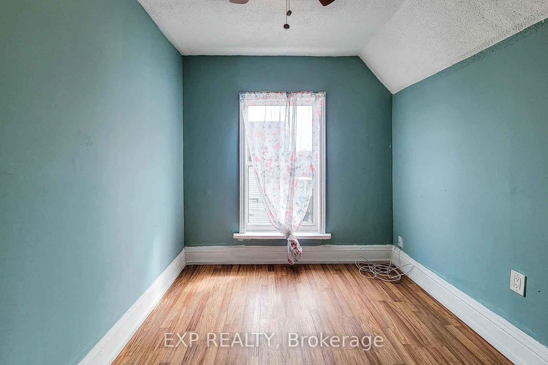 Photo 18 of 204 Sherman Avenue N, Hamilton, Stipley — HOMEH