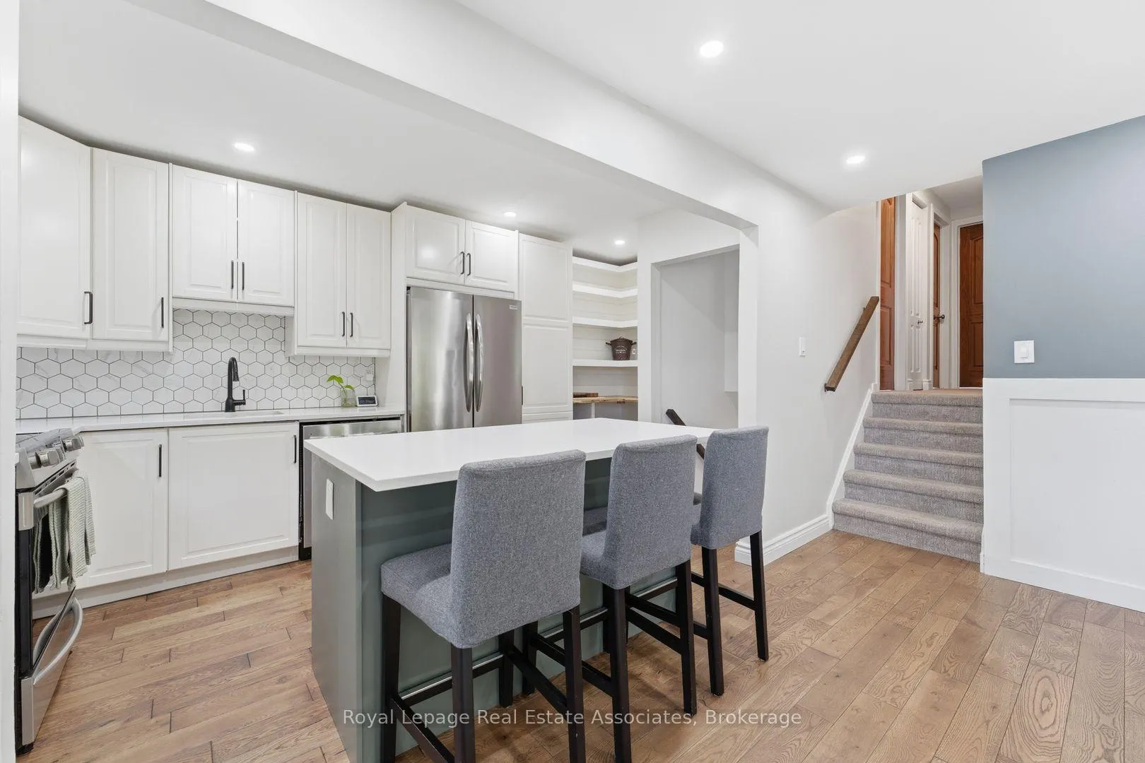 Photo 6 of 2333 Melissa Crescent, Burlington, Brant Hills — HOMEH