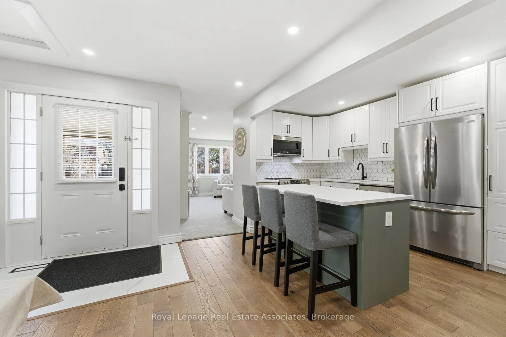 Photo 7 of 2333 Melissa Crescent, Burlington, Brant Hills — HOMEH