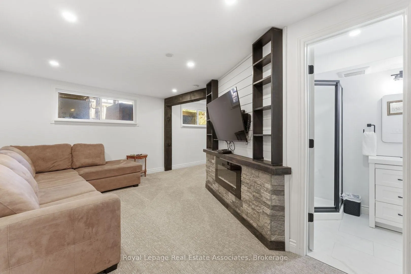 Photo 21 of 2333 Melissa Crescent, Burlington, Brant Hills — HOMEH