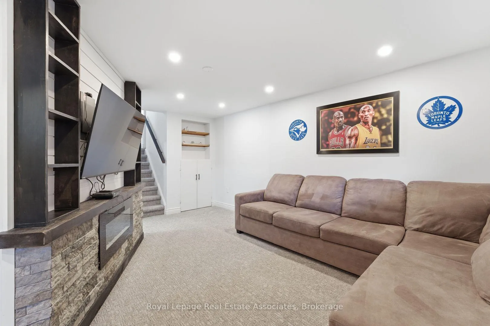 Photo 23 of 2333 Melissa Crescent, Burlington, Brant Hills — HOMEH