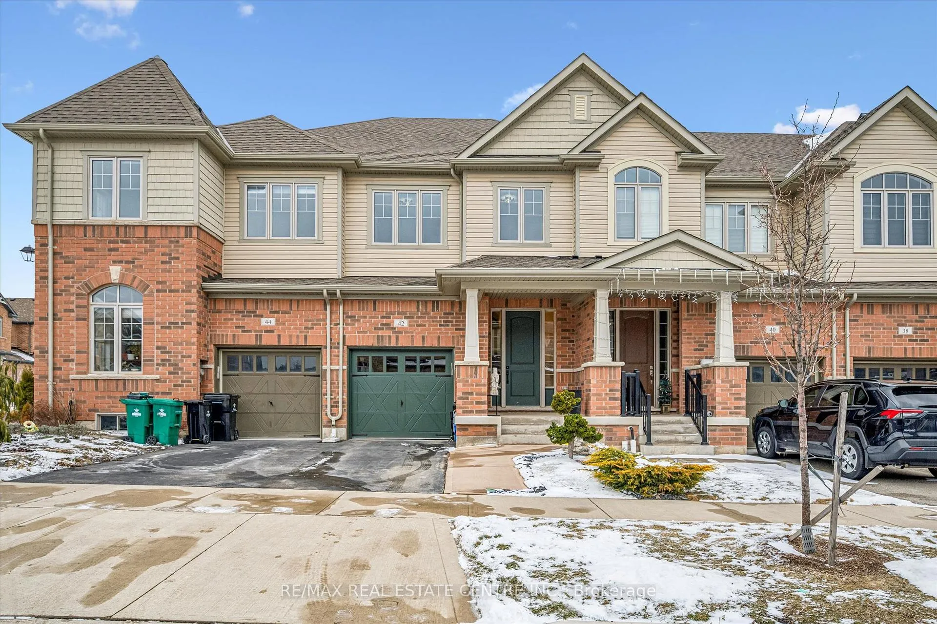 Photo 1 of 42 Stonehill Avenue, Kitchener — HOMEH