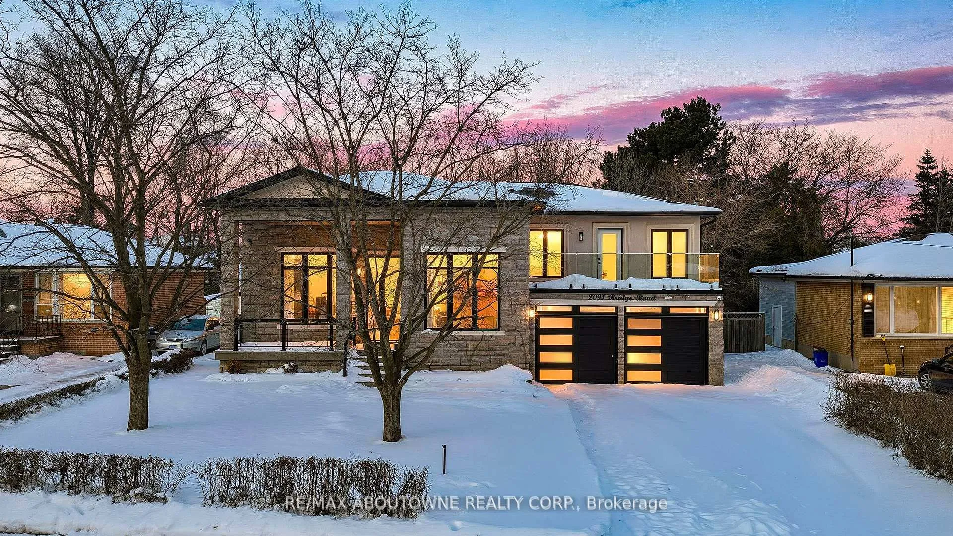 Photo 2 of 2091 Bridge Road, Oakville, West — HOMEH
